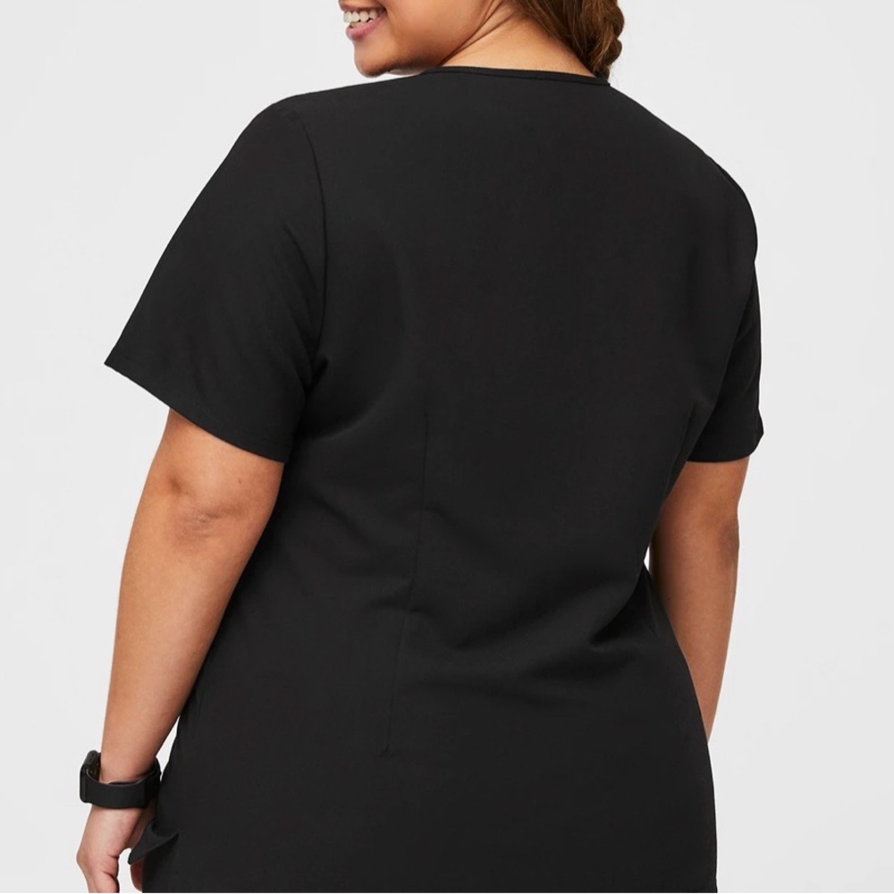 Figs Technical Collection Casma Three Pocket Scrub Top Black Size 2XL NWT - Picture 5 of 6